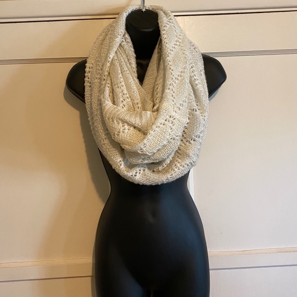 *FLASH SALE* H&M Divided Crocheted White Scarf - Picture 2 of 6